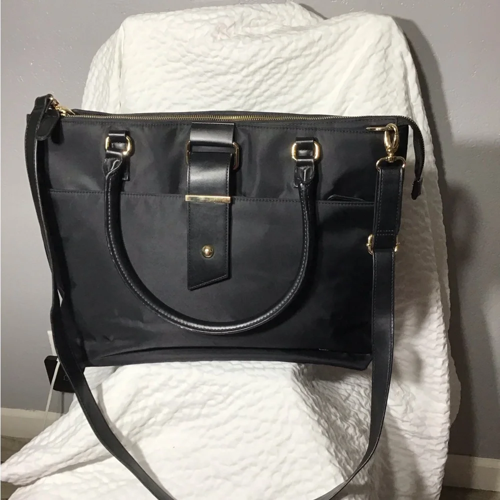 Wenger “Ana” Women’s Laptop Tote W/Tablet Pocket ( Black/Gold) #600772 Nilon.